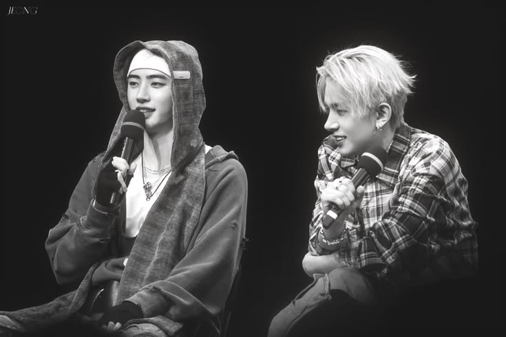 OT7 | هِـيُّـورِي tweet media