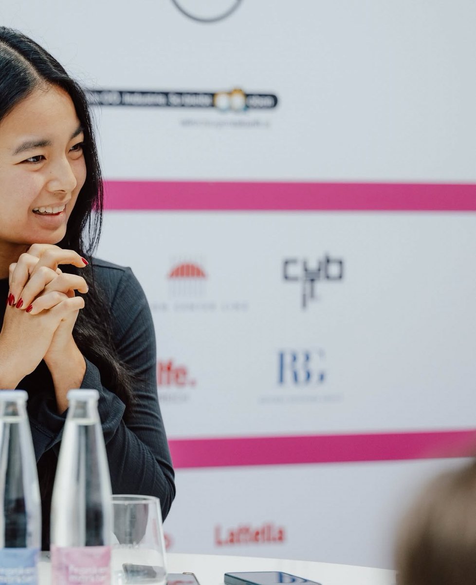 lyks 🥐 tweet media