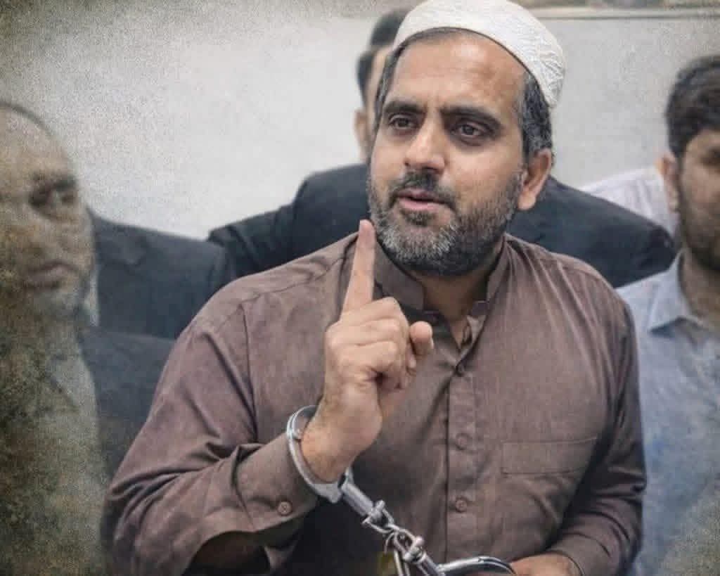 ایک مڈل کلاس نوجوان <a href="/_IrfanSaleemPTI/">Irfan Saleem</a> کو سینیٹ کا ٹکٹ ملنا اس بات کا واضح ثبوت ہے کہ وزیر اعلیٰ خیبر پختونخواہ <a href="/SohailAfridiISF/">Sohail Afridi</a> عمران خان کے نظریے کا سچا اور وفادار سپاہی ہے۔
#ReleaseImranKhan