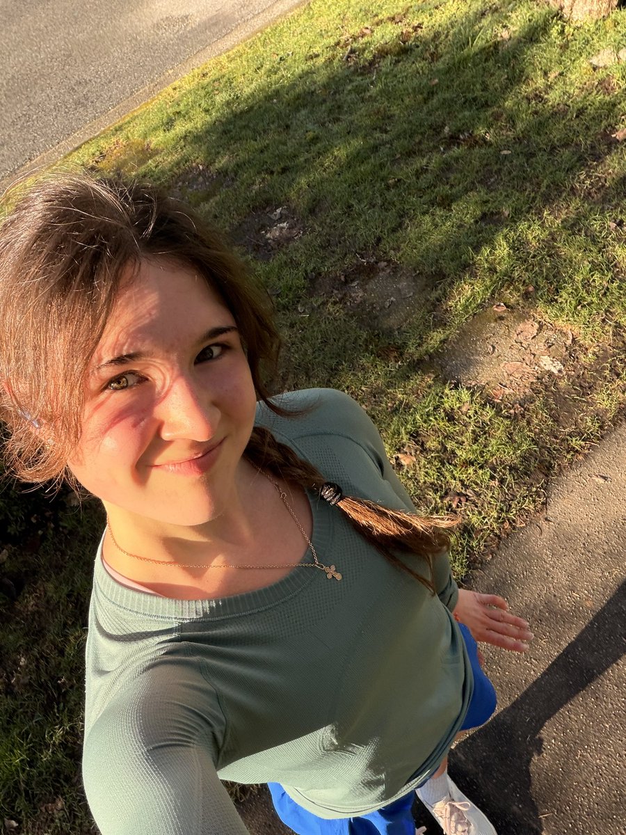 Anna Kulina tweet media