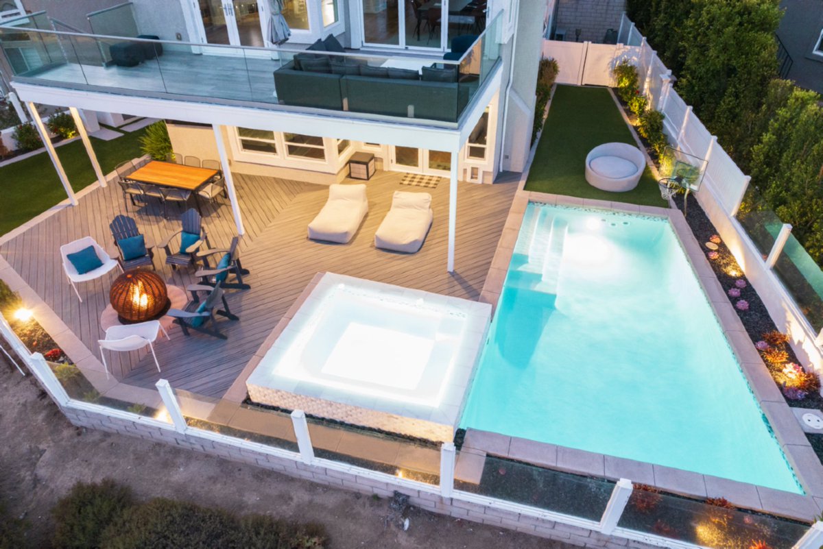 ProscapesOC's tweet image. Would you ever want to leave the house? 🦩✨

Tap the link in our bio to learn more and get a quote. 

#CalimingoPools #PoolAndSpa #FirePit #FireAndWater #BackyardOasis #OutdoorLiving #DreamBackyard #LuxuryBackyard