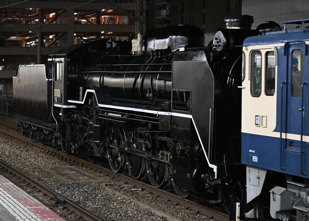 神ホシ tweet media