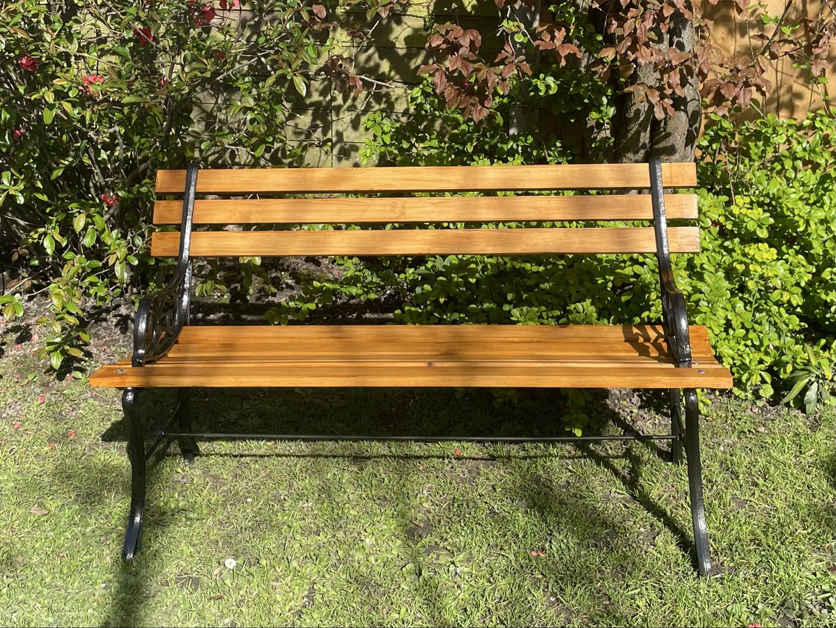 GlynnJenny's tweet image. I fancied having a bench…. So I’ve made one. All by myself. I’ve used a saw, a drill, paint, stain, everything! 

Tried it out &amp;amp; it’s still standing👍

Feeling v proud

@DudleyGroupNHS 
#GirlPower
 #proudmoment