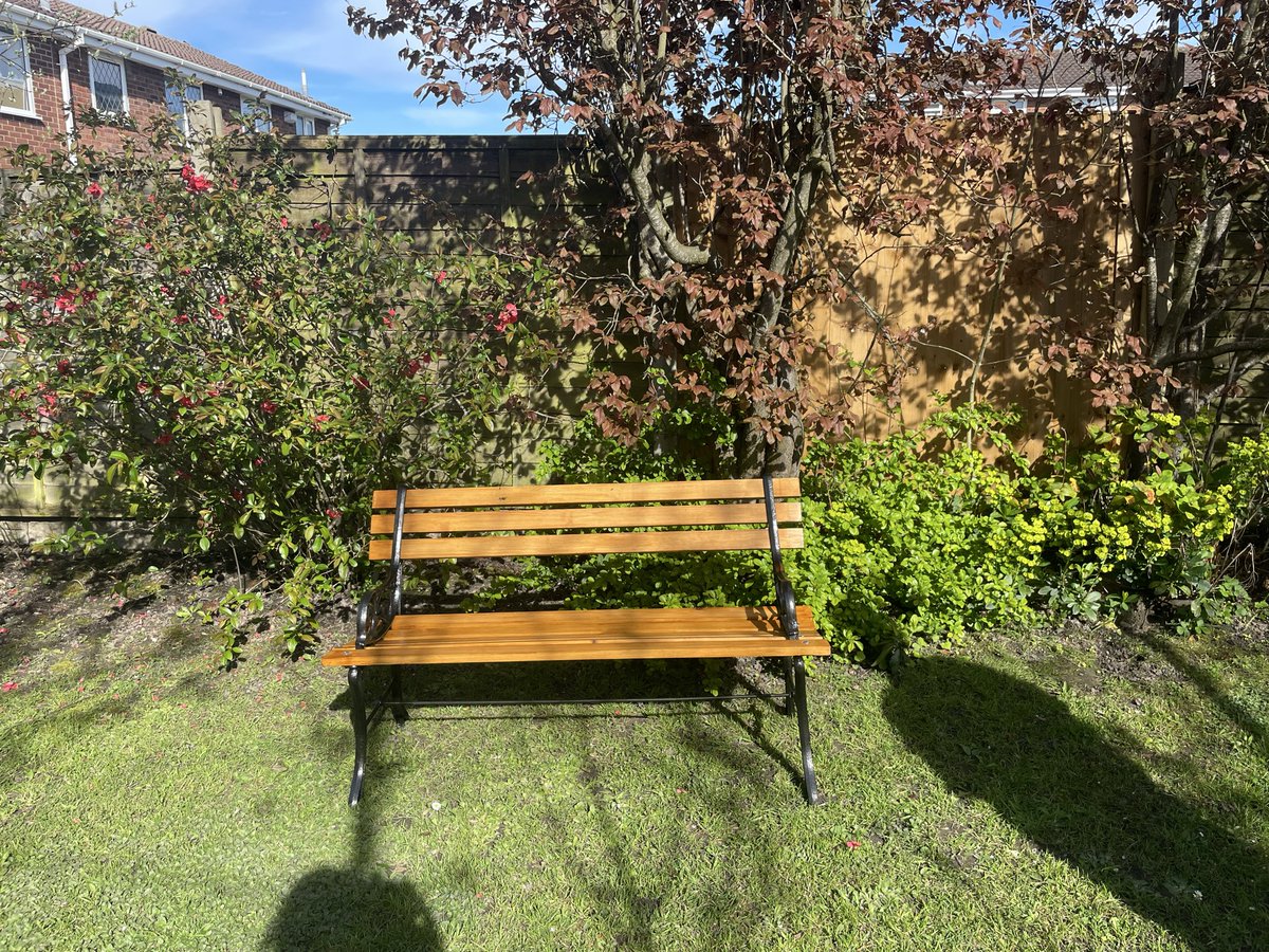 GlynnJenny's tweet image. I fancied having a bench…. So I’ve made one. All by myself. I’ve used a saw, a drill, paint, stain, everything! 

Tried it out &amp;amp; it’s still standing👍

Feeling v proud

@DudleyGroupNHS 
#GirlPower
 #proudmoment