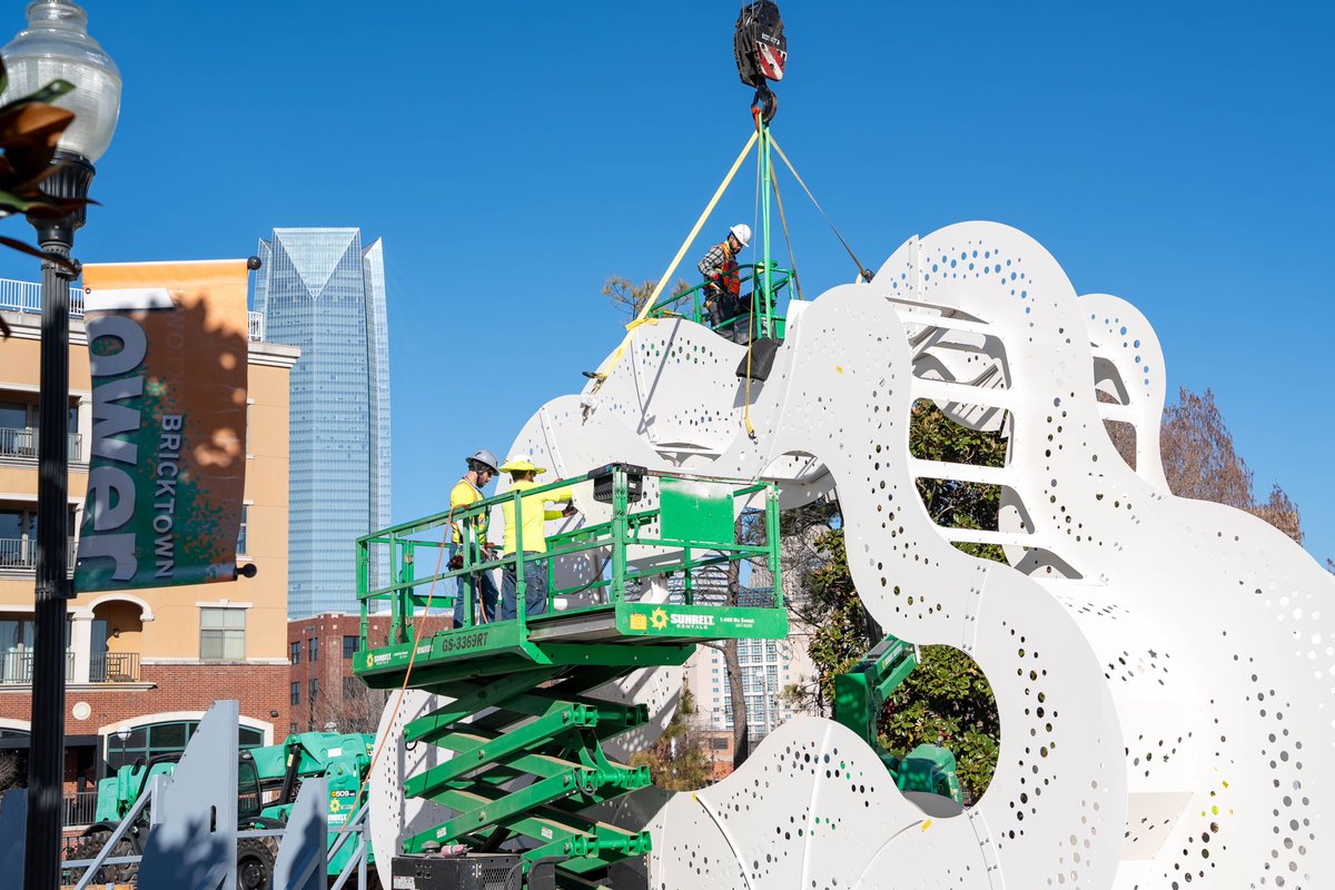barnhartcrane's tweet photo. A new OKC sculpture has landed in Bricktown. Barnhart was proud to provide crane and rigging support for the installation of 𝘊𝘭𝘰𝘶𝘥 𝘌𝘮𝘣𝘳𝘢𝘤𝘦 in United Way Plaza.  #OKC #Bricktown #Barnhart https://t.co/Zy6ss1uOTx