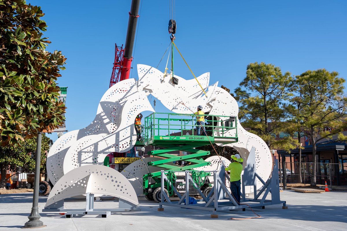 barnhartcrane's tweet photo. A new OKC sculpture has landed in Bricktown. Barnhart was proud to provide crane and rigging support for the installation of 𝘊𝘭𝘰𝘶𝘥 𝘌𝘮𝘣𝘳𝘢𝘤𝘦 in United Way Plaza.  #OKC #Bricktown #Barnhart https://t.co/Zy6ss1uOTx