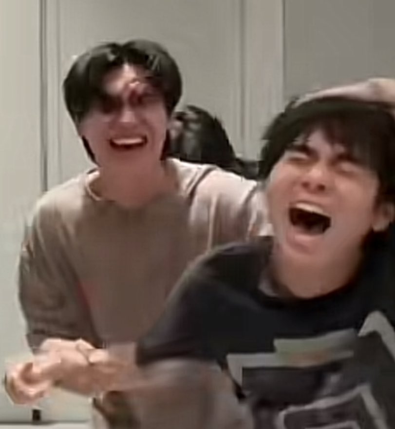 ติซ☀️ tweet media