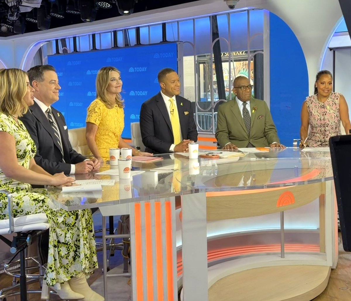 Craig Melvin tweet media