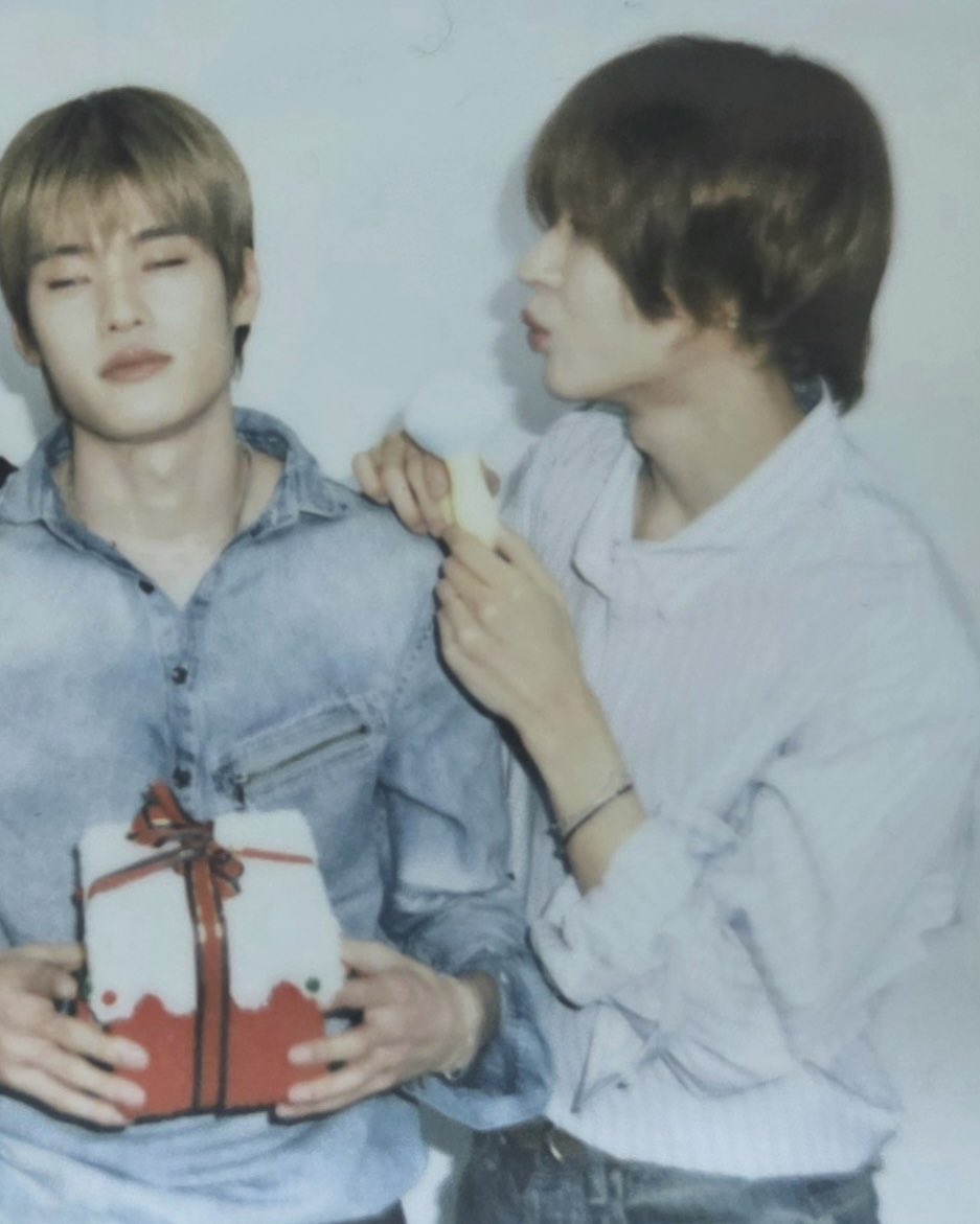 발냄새 tweet media