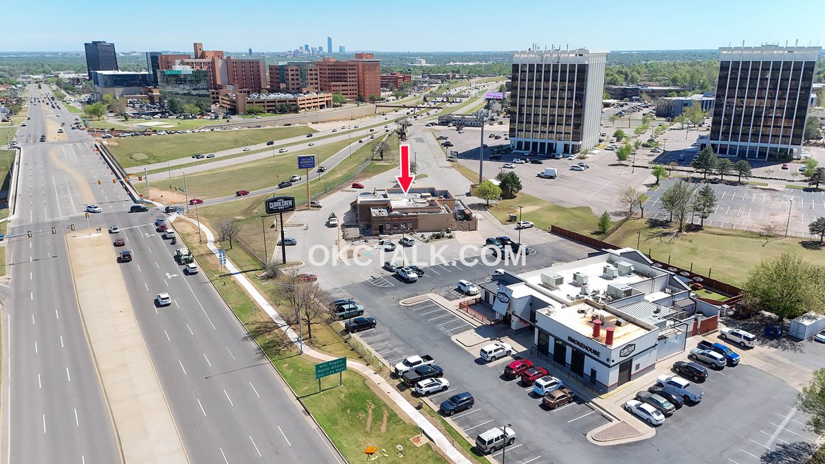 OKCTalk's tweet photo. Plans are underway for Brictown Brewery to open at the site of the former On The Border restaurant and NW Expressway and Lake Hefner Parkway.

The brewery is also planning to take over the recently closed S&B Burger spot at 1000 NW 192nd, just east of Western.

These would be the 22nd and 23rd locations for Bricktown Brewery, now operating in five states.