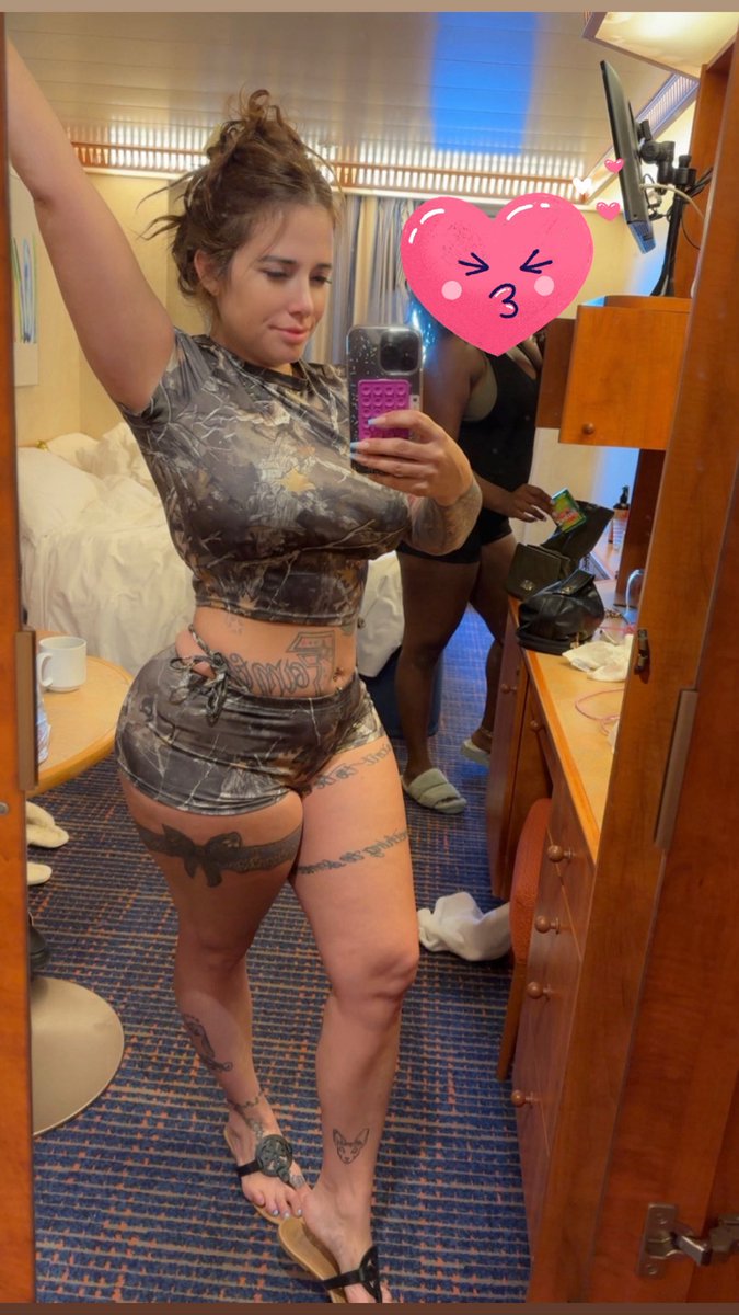 Mogulstylist's tweet image. Even in camo, I’m the one you notice #camo #camoflauge #cruiselife #camouflaged