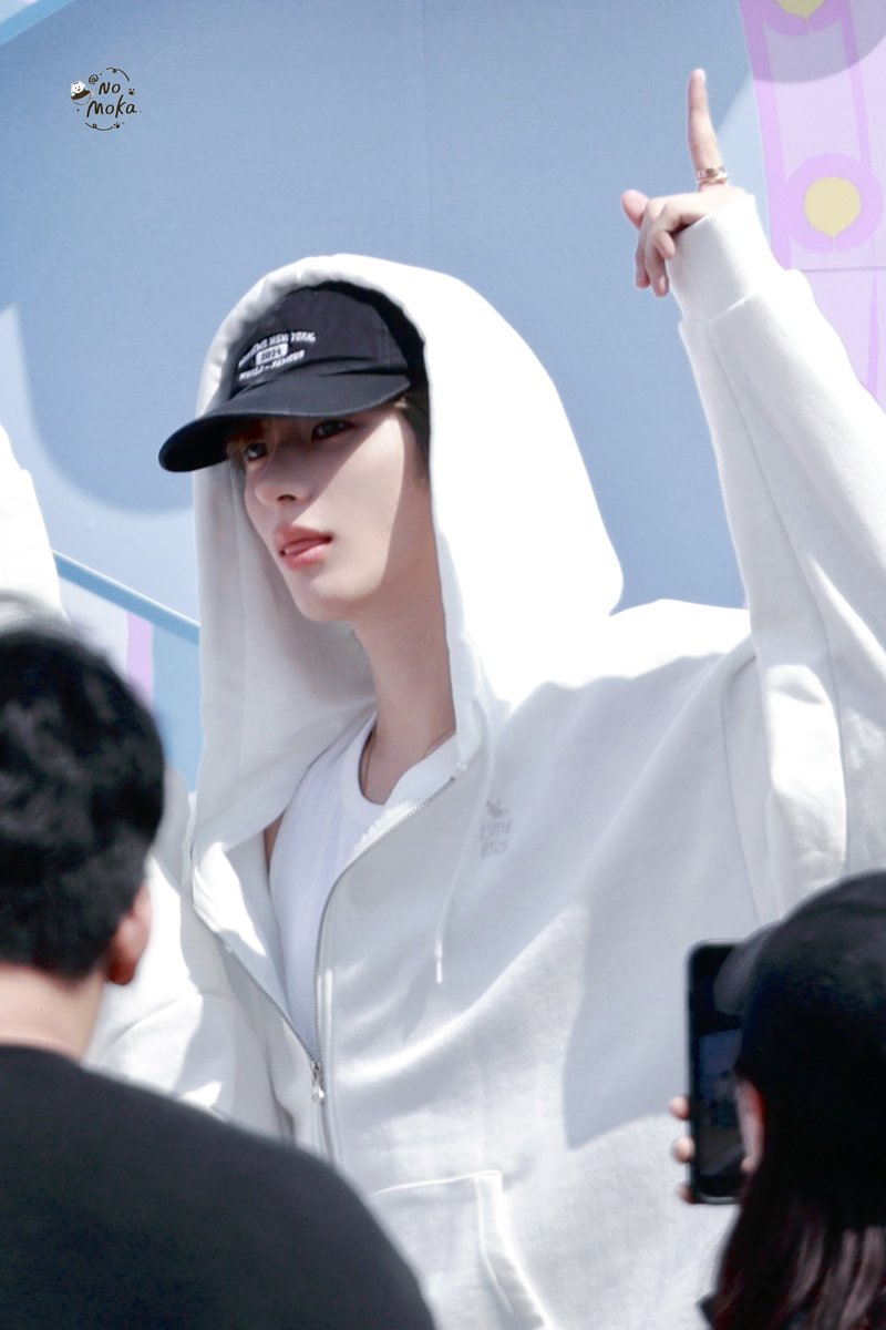 N년 전 오늘의 앤톤 tweet media