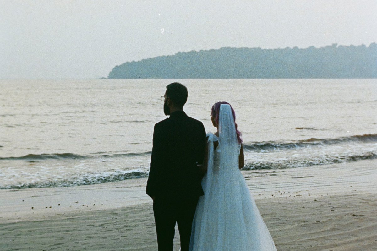 unclearquartz's tweet photo. our wedding on film https://t.co/hmCbT370KE