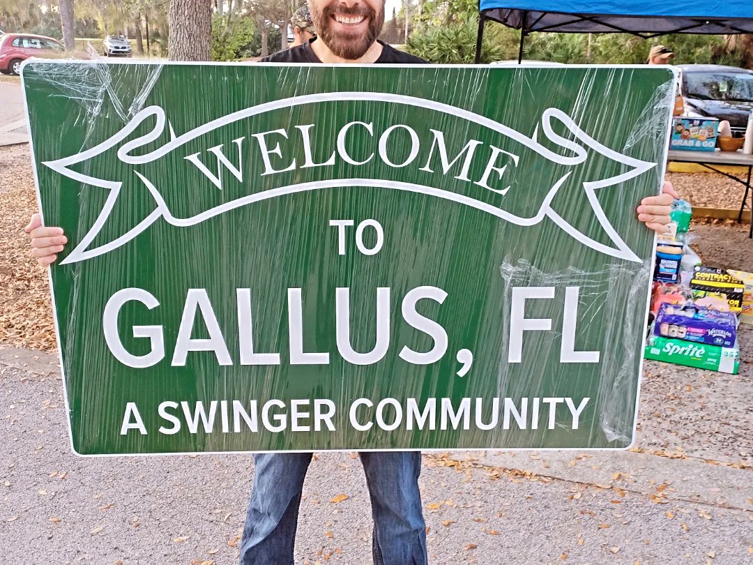 imcorinnemec's tweet image. In production... #ChickenHead 🐔 #horrorcomedy #mockumentary #foundfootage