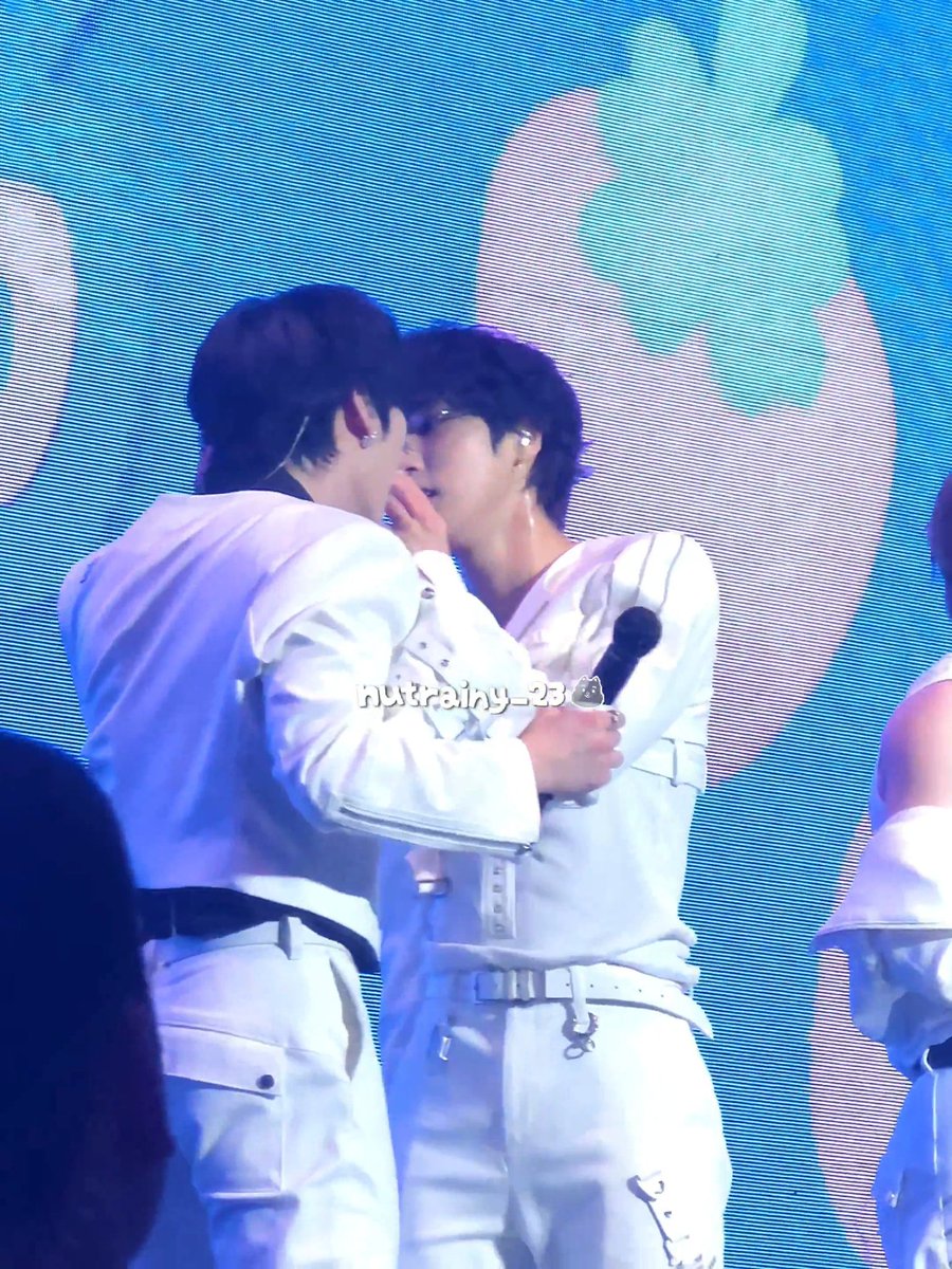 syd ∞⁸ tweet media