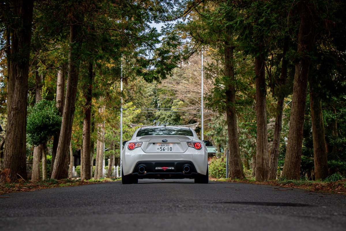 T_YaaaaNn's tweet photo. 林が良き。
#SUBARU
#brz 
#zc6 https://t.co/pSuE9tDCva