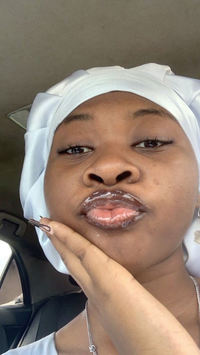 Vicky🌹🦋 tweet media