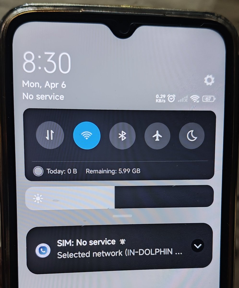 ErKRISHAN_KUMAR's tweet photo. @BSNLCorporate 
@BSNL_HR 
@enjoyGLOBE 
@DoT_India 
@AshwiniVaishnaw 
BSNL ka signal nahi aa raha hai 10 din se
Emergency calls bhi nahi ho rahi hai
 Is samasya ko jald theek karein
Ya pure saal ka recharge wapis karo
Location: Laxman Vihar Gurugram
#BSNL #NoNetwork #TelecomIssue https://t.co/2TsxUKgrjd