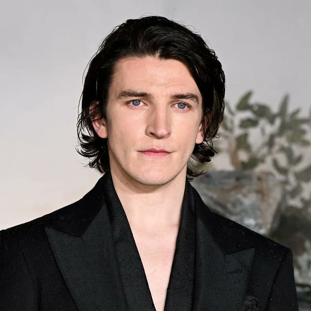 AleXxxxxxx0n's tweet photo. @vesper447 @SeverusChud Severus Snape WAS THE ONE. Ewan Michael, a fine British actor with thin lips, an aquiline nose, a pale complexion, and a BITTER expression that the other guy hasn't shown in a single frame yet. They're just looking for controversy. https://t.co/0O9f7hwN4T