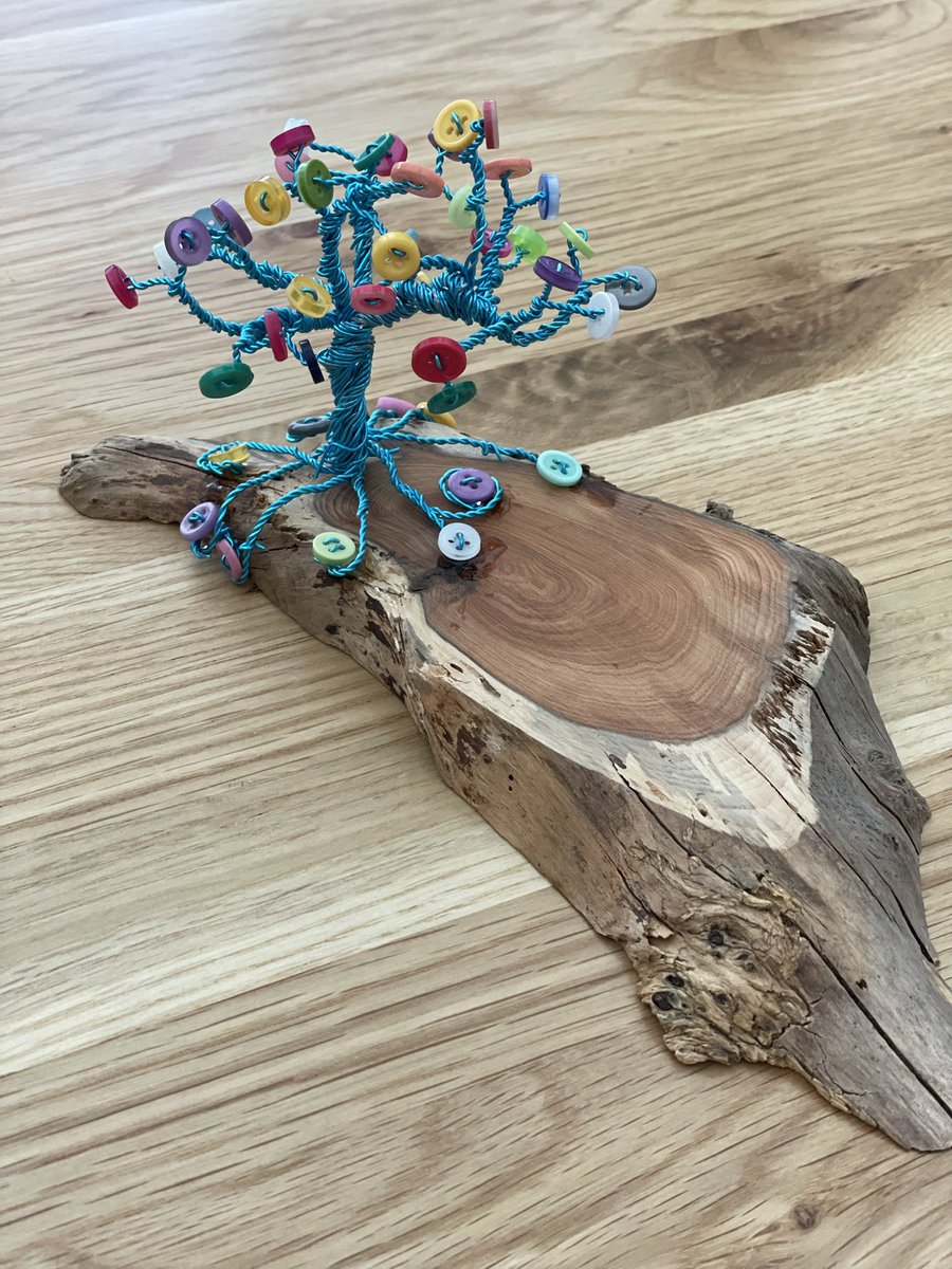 devereux1655's tweet image. Well the long weekend was fun while it lasted! All set for another busy week! Hope u guys all had fun in ur own way- 😘 more of my wire trees 🌳🌳 #craft #trees #wood