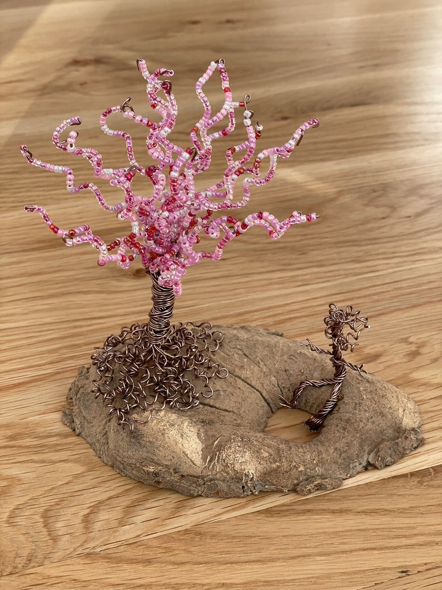 devereux1655's tweet image. Well the long weekend was fun while it lasted! All set for another busy week! Hope u guys all had fun in ur own way- 😘 more of my wire trees 🌳🌳 #craft #trees #wood