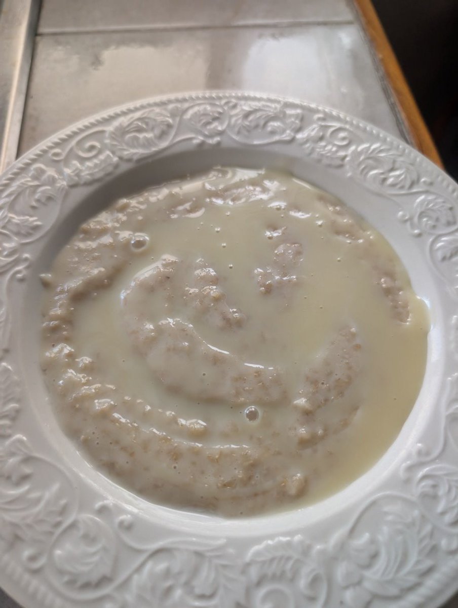 brownabiigail's tweet image. Round 2 of this #Goodies urgggg
#snacking  #MondayAfternoonVibes 🏡