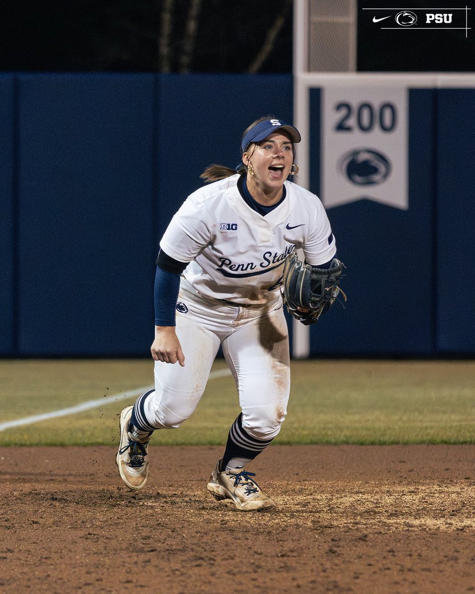 PennStateSB's tweet image. celebrating the BEST squad in the game🥎

Happy NATIONAL STUDENT-ATHLETE DAY from the Penn State Softball family💙🤍

#WeAre | #AllIn