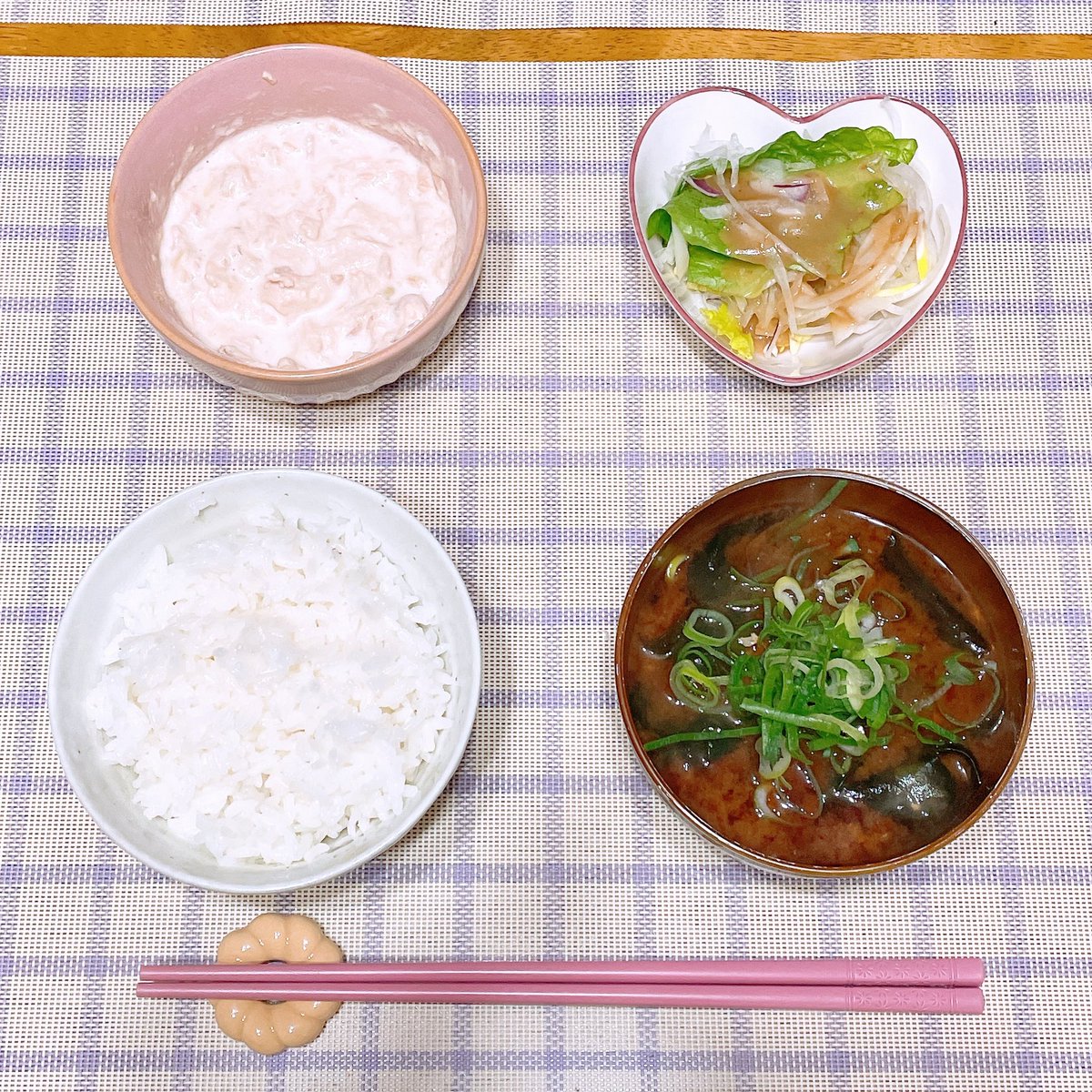 pi1mi1's tweet photo. 今日の #朝食 ☀️

・ツナマヨネーズ
・ご飯🍚
・サラダ🥗
・落とし卵とわかめのお味噌汁

今朝は簡単に🫶

#おうちごはん #食事記録 #食事日記 #ダイエット記録 #ズボラ飯 #簡単ごはん #ダイエット仲間募集 #ゆるダイエット #朝ごはん https://t.co/97onZCL1Dn