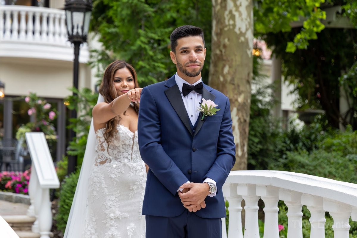 TWK_Events's tweet photo. Nothing beats the raw energy of a First Look. 🤍✨ Capturing these fleeting, intimate moments is an art. Team TWK Events preserves the vibe of your love story forever. 📸💎

Ready to book? Let’s talk! 🥂

#FirstLook #WeddingPhotography #NJWeddings #TWKEvents https://t.co/pedKb9mxBj