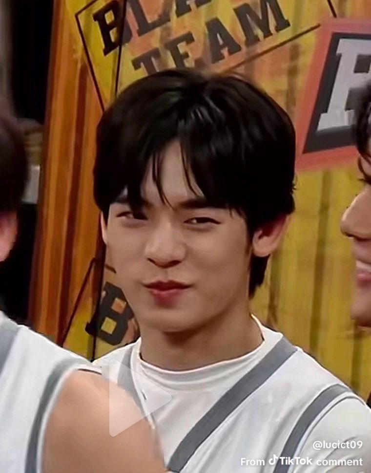 Vivian JG🐻🏀..BTS💜✨ tweet media