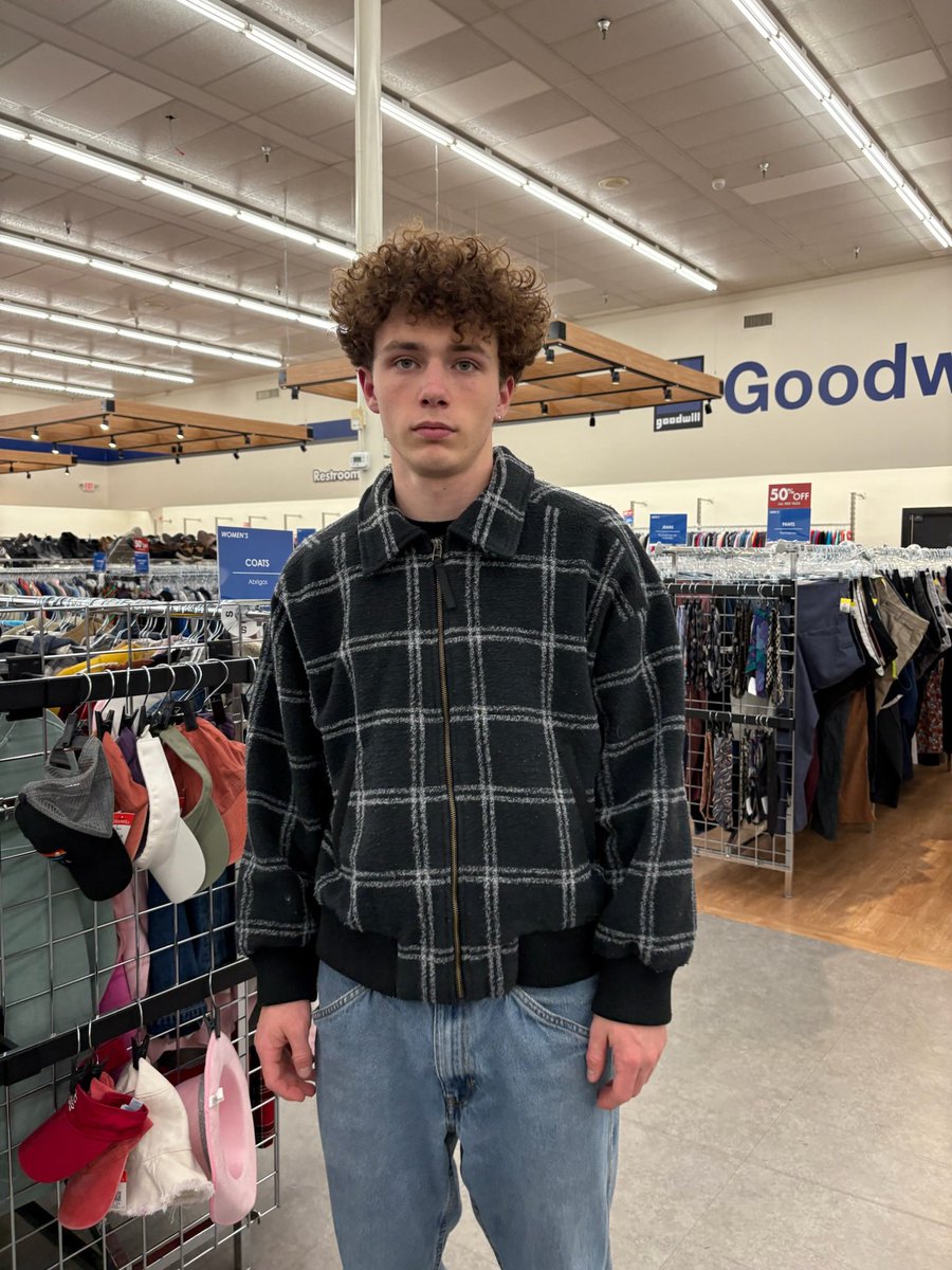 Dannnysmood's tweet photo. Goodwill run https://t.co/JqaNr0Pkor