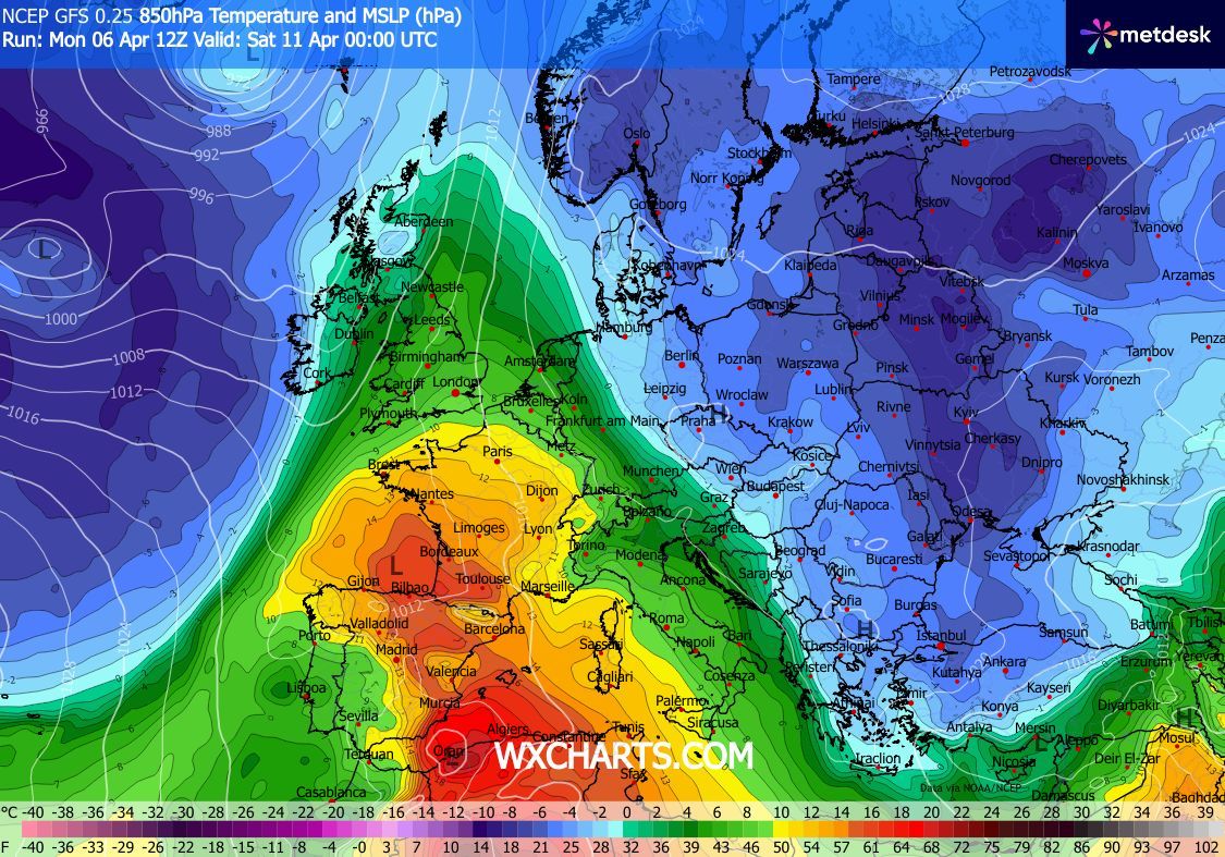 MMmarco0's tweet photo. Non fate ancora il cambio di stagione: questo tepore non è una garanzia.

La bassa pressione che tra il 9 e il 10 aprile doveva entrare nel Mediterraneo occidentale tenderà prima a sprofondare tra Penisola Iberica e Marocco, per poi muoversi verso est.

In una prima fase potrà agire come una sorta di calamita per aria più fredda dai Balcani, che nel prossimo weekend potrebbe muoversi verso ovest. Quanto questa aria fredda riuscirà davvero a interessare l’Italia è però ancora da chiarire, anche perché i principali modelli mostrano una divergenza ancora marcata (guardate le due immagini).

All’inizio della prossima settimana potrebbero tornare anche un po’ di piogge, ma visto il grande dinamismo barico dettato da una corrente a getto molto allungata preferisco per ora tenere questa evoluzione ancora in stand-by. La buona notizia, per chi ama le giornate soleggiate e miti, è che questo tepore durerà almeno fino a venerdì, con il picco tra domani e mercoledì 8 aprile.

Tuttavia non vi fate ingannare: non è ancora tempo di riporre giacche e felpe per i prossimi 10-15 giorni.
