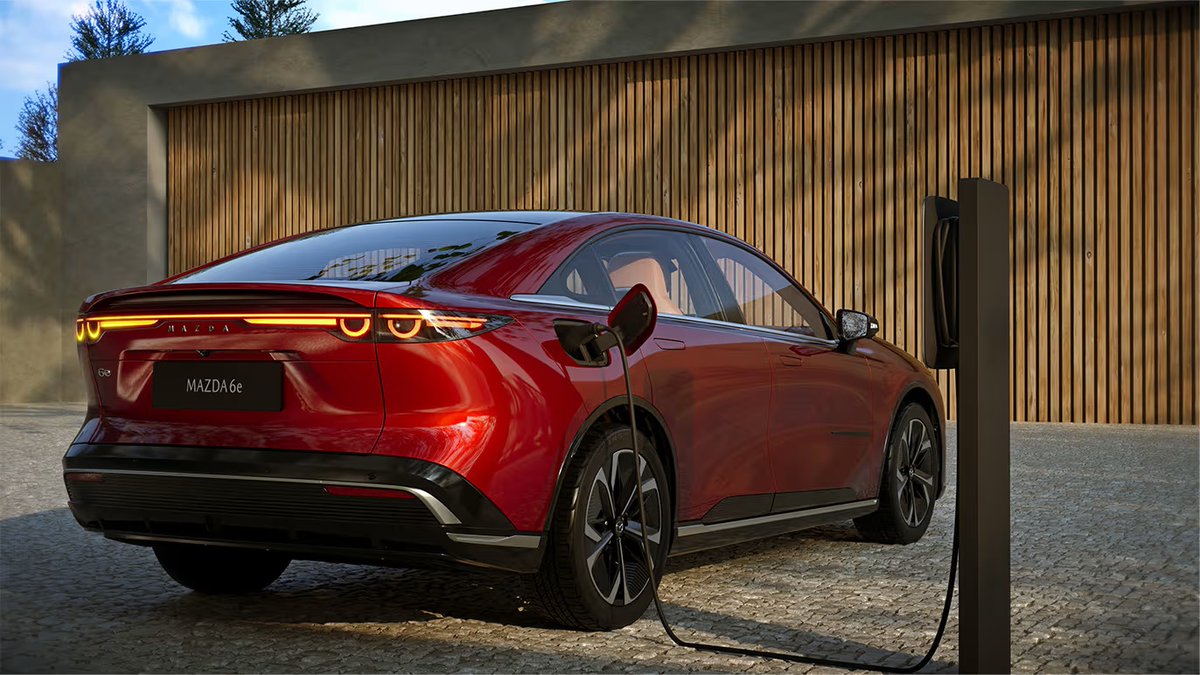 otometre1's tweet image. Mazda6e, 2026 Dünya Yılın Otomobil Tasarımı Ödülü'nü kazandı  otometre.com/2026/04/mazda6… #yeni #new #yenilik #elektrik #Mazda #6e #mazda6 #mazda6e #tasarım #dünya #yılın #car #caroftheyear #kazandı #oto #auto #avto #ödül #e #ev #bev #nev #sedan #liftback #coupe #kupa #koupe #küpe