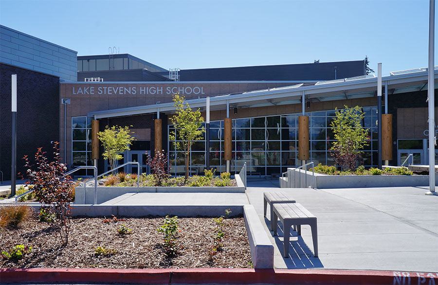 MyEverettNews's tweet image. Lake Stevens School District Pays Millions to Settle Sexual Grooming Lawsuit: myeverettnews.com/2026/04/06/lak… #LSHS #lakestevens #school #sexualgrooming