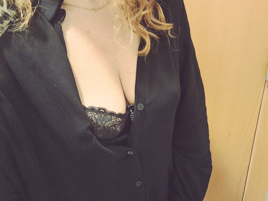 Mother, wife... and hotwife tweet media