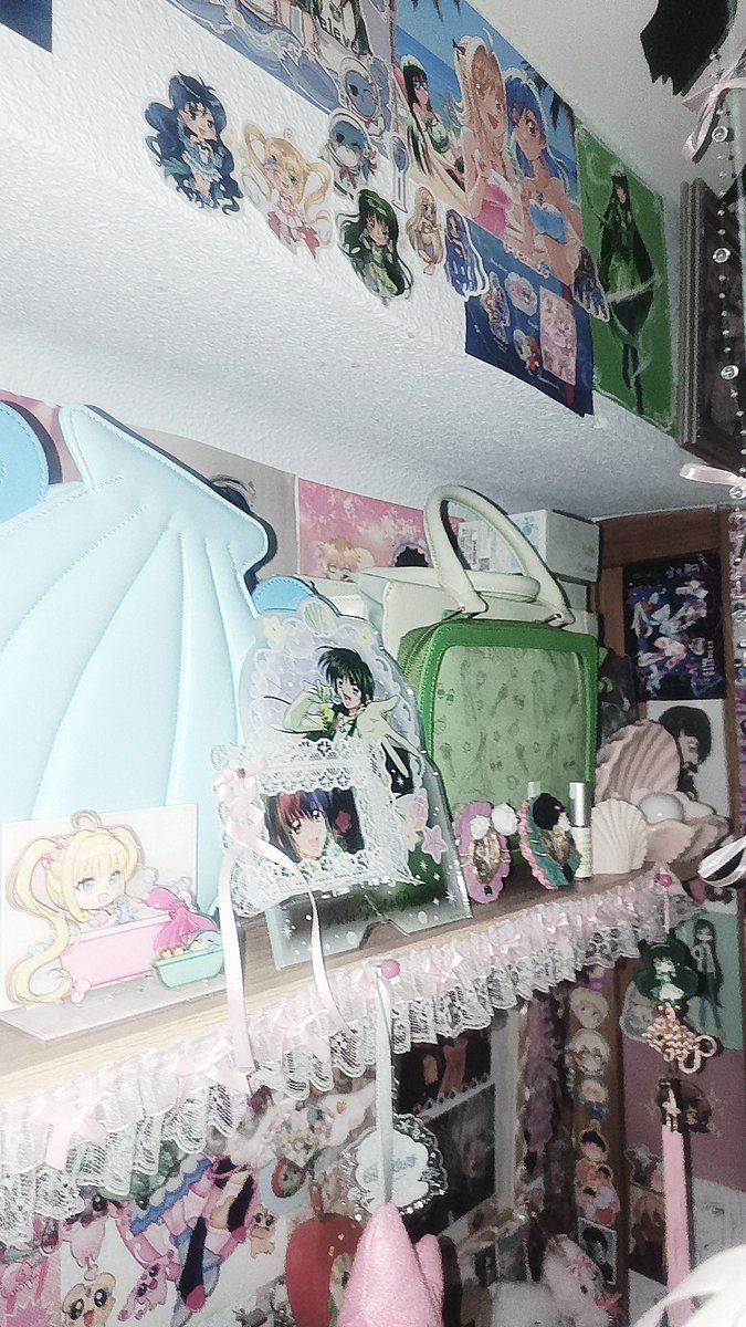 Rinasbubbles's tweet photo. El clan Ōtsutsuki, clan Senju, clan Kaguya, clan Chinoike... Ah que no era de Naruto? Hold on, que saque mi carnet de pichi fan https://t.co/0F0IE2QJBb