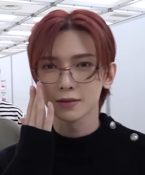 chloe .✦ ݁˖ tweet media