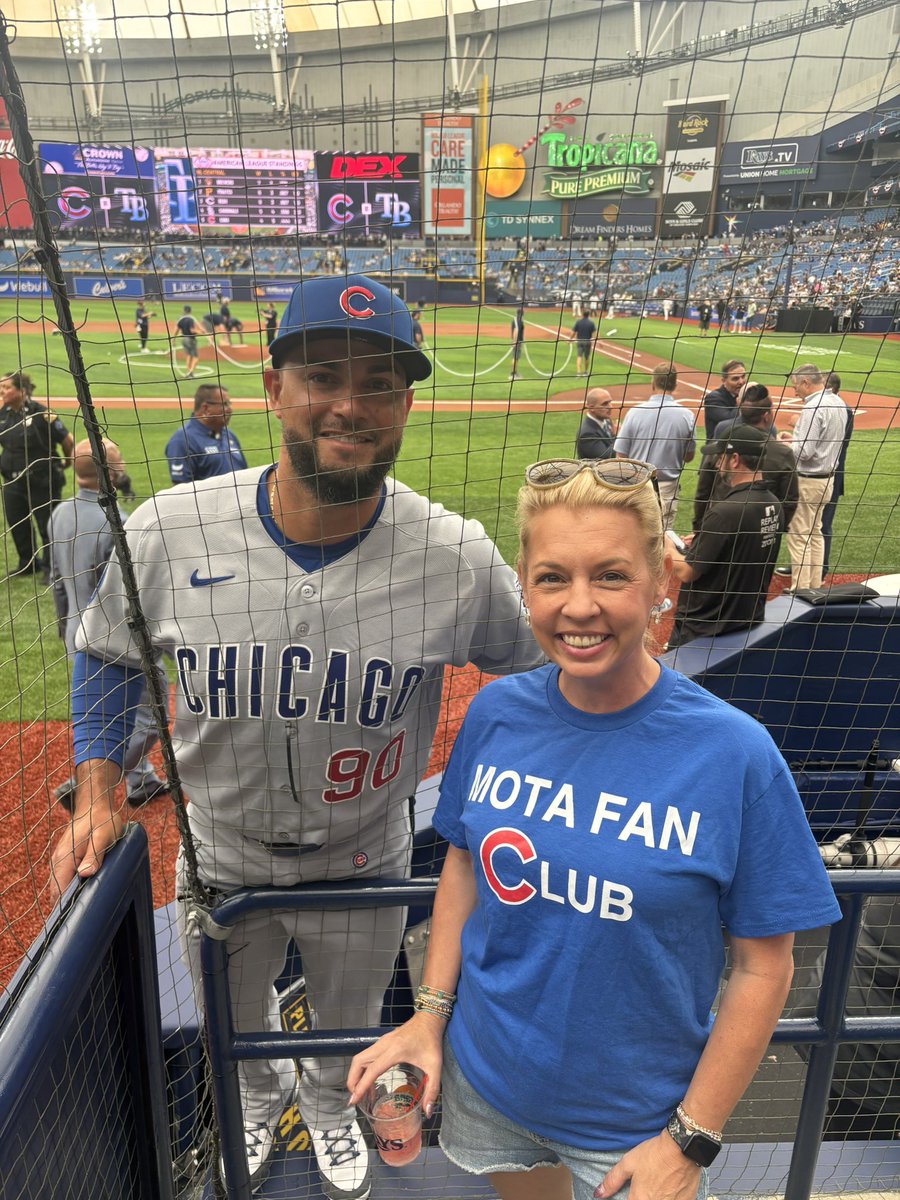 Itsalwaysaugust tweet media