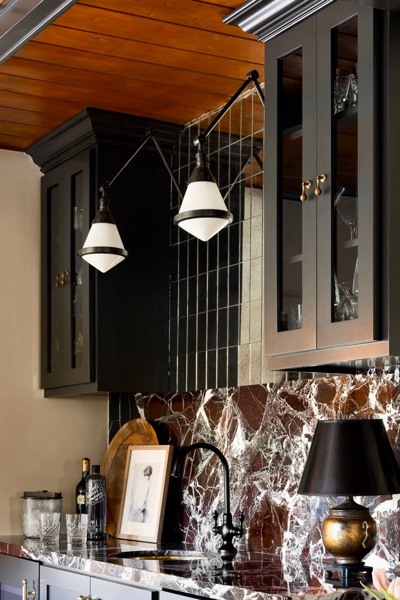 JHicks_HomePro's tweet image. Kitchens w more personality for 2026 - grounded color, bold stone pattern, or unexpected door profile can mix it up enough to add interest &amp;amp; maintain elegance. Best Kitchen &amp;amp; Bath Remodeler#dogoodwork #kitchendesign #kitchen #bathroom #homeimprovement #home #remodeling #remodel