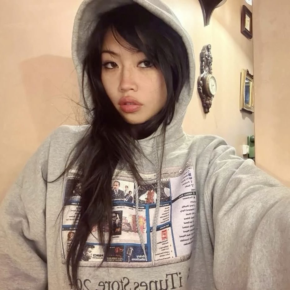 claire🪽 tweet media