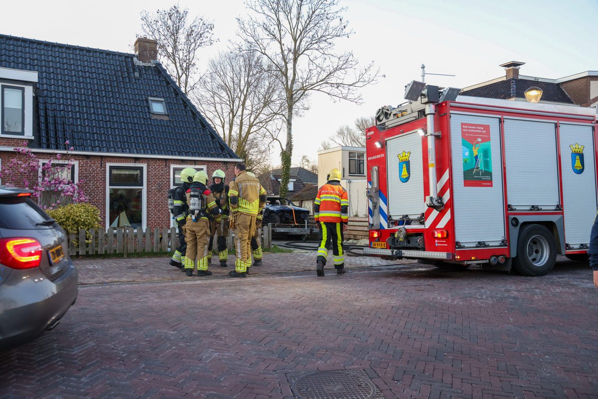 Brand in woning zorgt voor grote inzet brandweer in Tzummarum