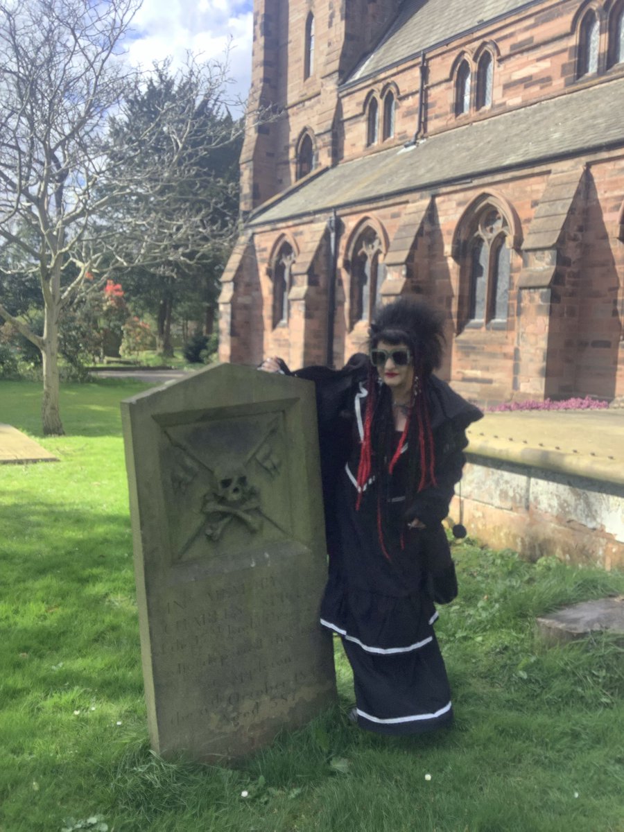 GraveStories's tweet photo. A quiet wander around St Matthew’s Churchyard, Stretton… built upon far older sacred ground, though little now remains of its earliest past ⬇️watch by clicking the link⬇️
#graves #churchyard #Stretton #taphophile
https://t.co/YBPjhd4KLN https://t.co/74ImH4wqMs