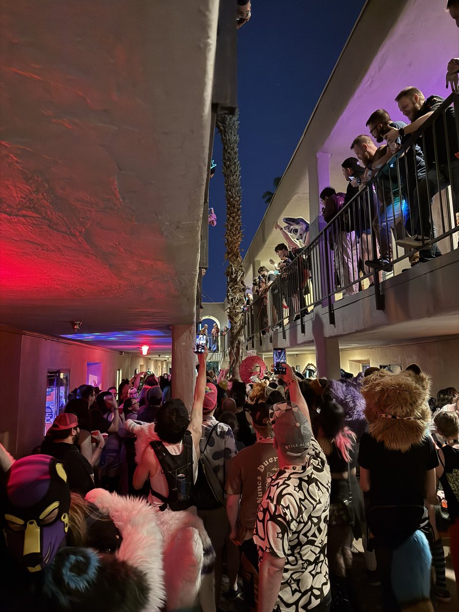 Soarin!💙 #StayStrong🏳️‍⚧️ tweet media