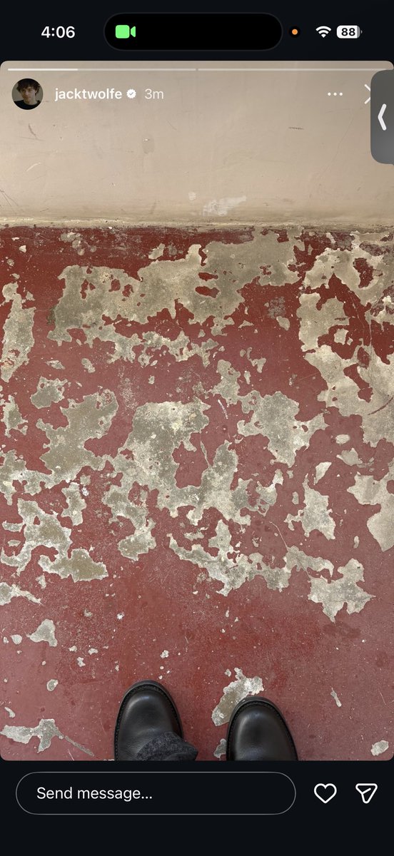 titlor swift tweet media