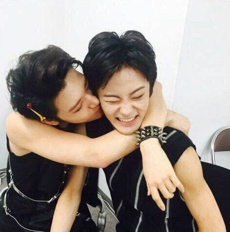 injuiner's tweet photo. going to miss my evil twins so much☹️ https://t.co/Y6VJ5yhUtb