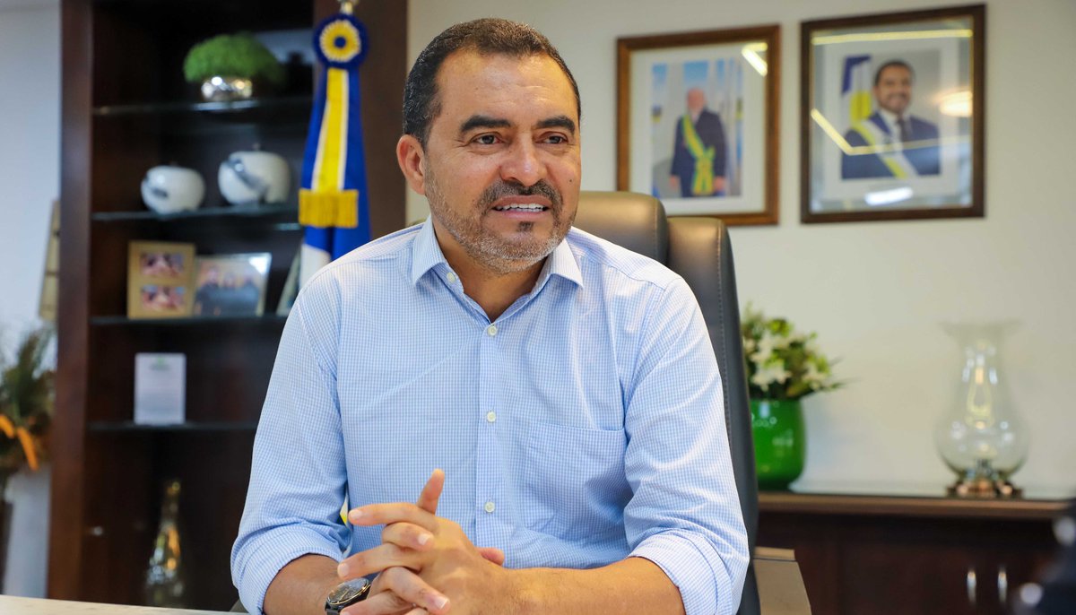 O governador Wanderlei Barbosa abriu mão da disputa ao Senado, mesmo liderando pesquisas, e decidiu permanecer à frente do Governo do Tocantins.
A decisão prioriza a estabilidade administrativa e a continuidade das ações em andamento no Estado, evitando um cenário de transição e