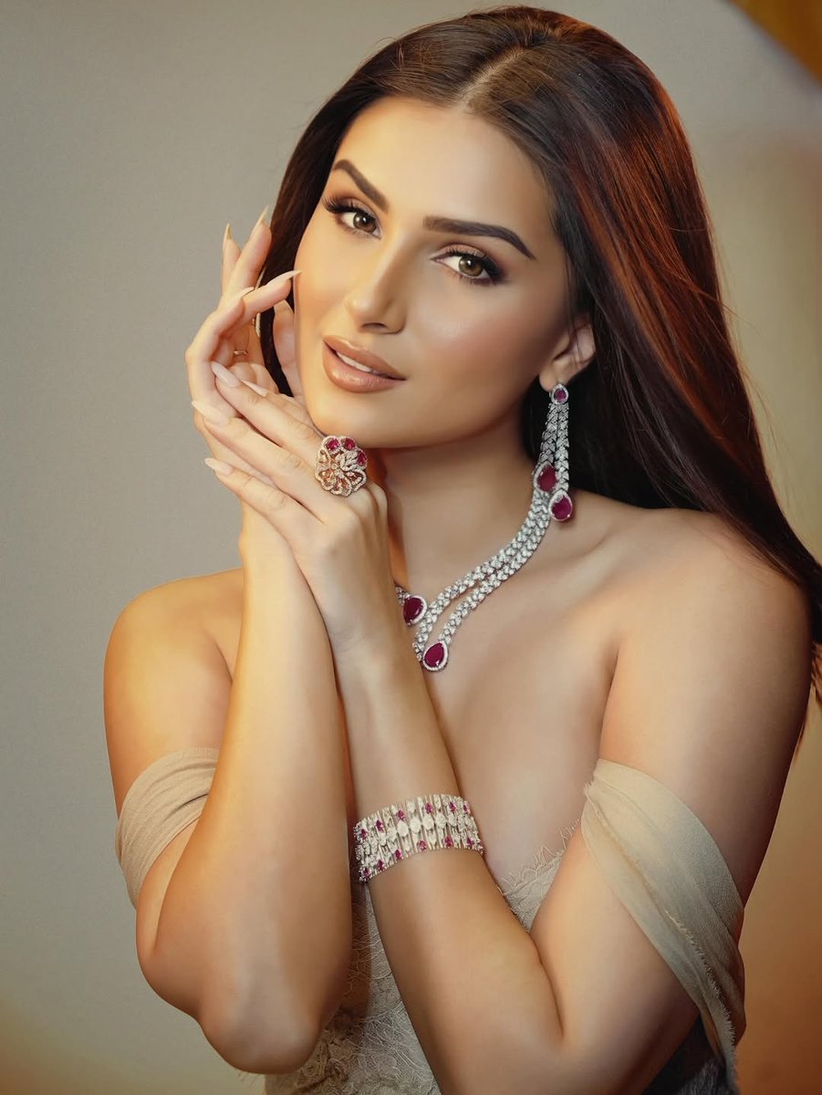 Miss Poo tweet media