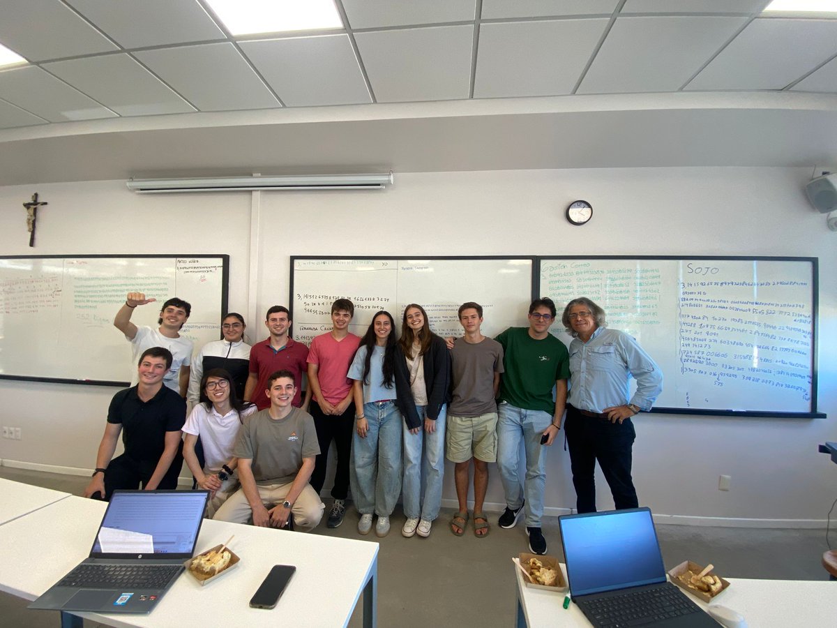ingenieria_UM's tweet photo. En FIUM, el Día de π se vivió con una competencia impulsada por Gerardo Beltrame: 10 alumnos se desafiaron a memorizar dígitos, superando los 400, y Rosario Stopiello ganó con 409.
Una jornada de matemática, precisión y espíritu competitivo.
#FIUM #IRaMÁS https://t.co/YF4J9M6xnY