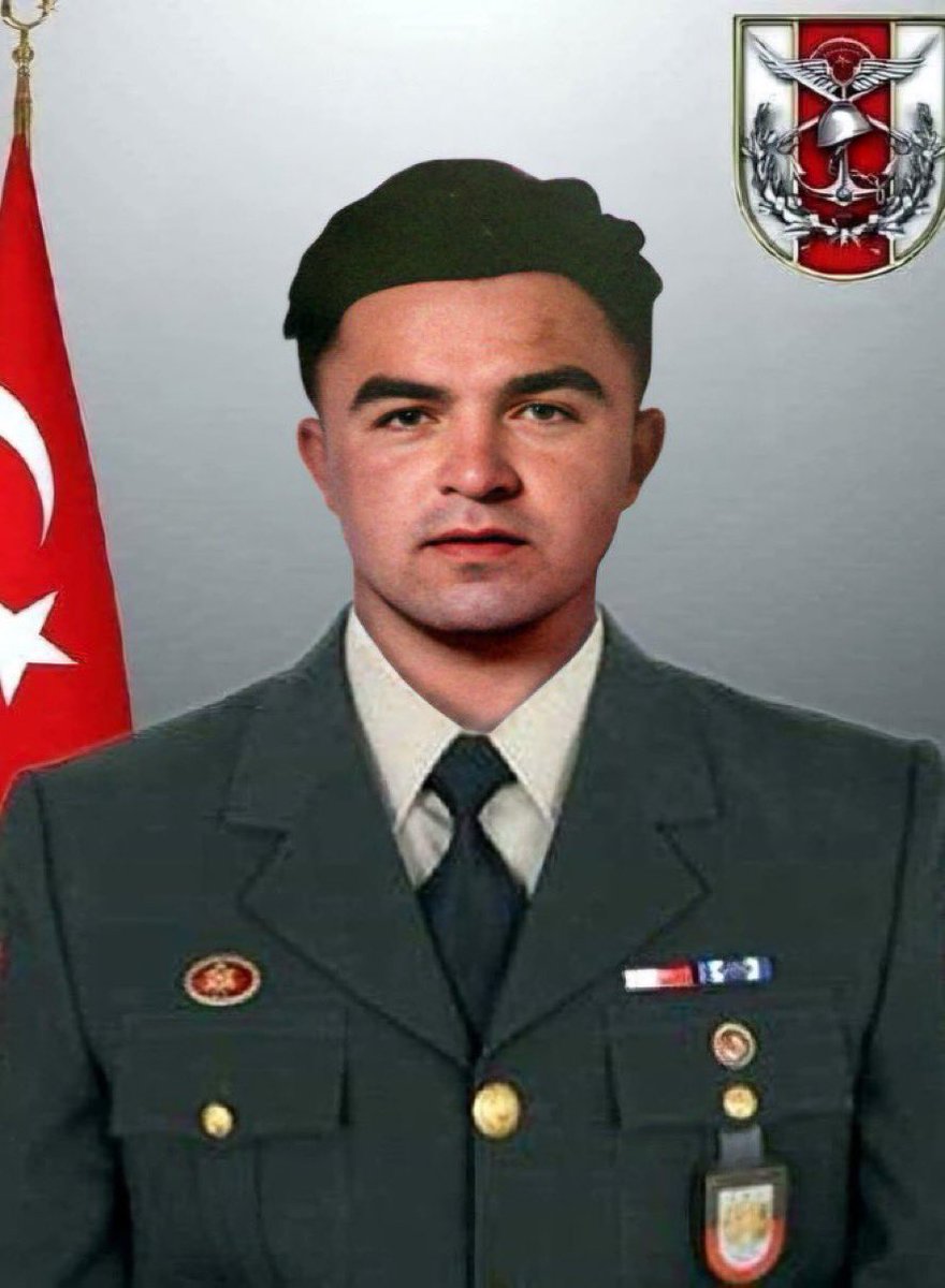 soylesenaa's tweet photo. Şehit Kani Obi’nin vasiyeti:
“Şehit olursam fotoğrafımı her yerde paylaşın”
Aziz ruhu şad olsun. 🇹🇷 https://t.co/F7WJwIylT6