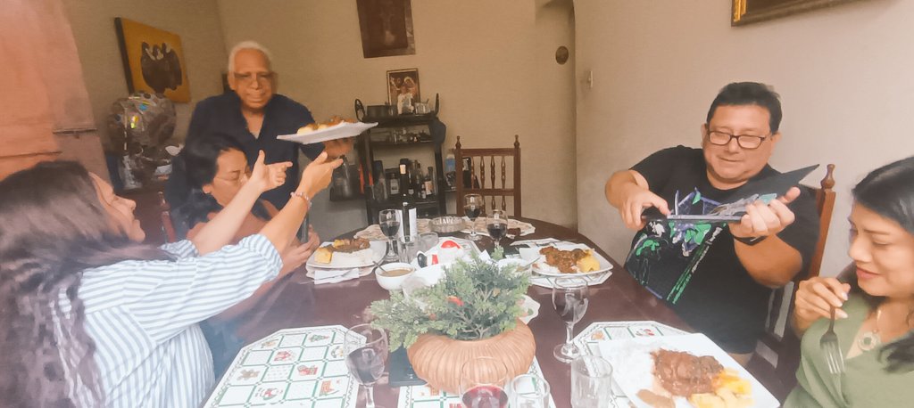 Victoria YanceYupari tweet media